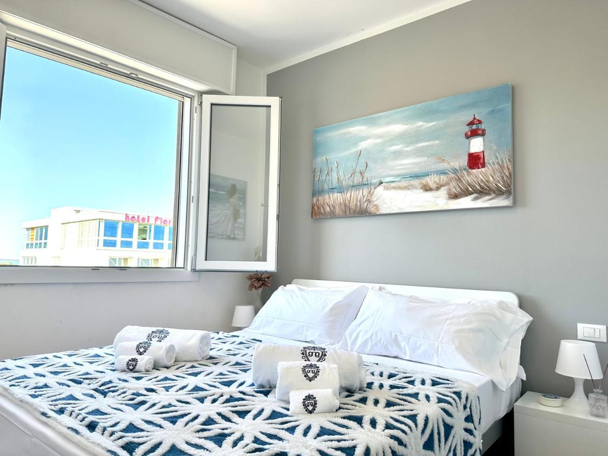 Beach Front Apartment Sabbiadoro Lignano Sabbiadoro Exteriör bild