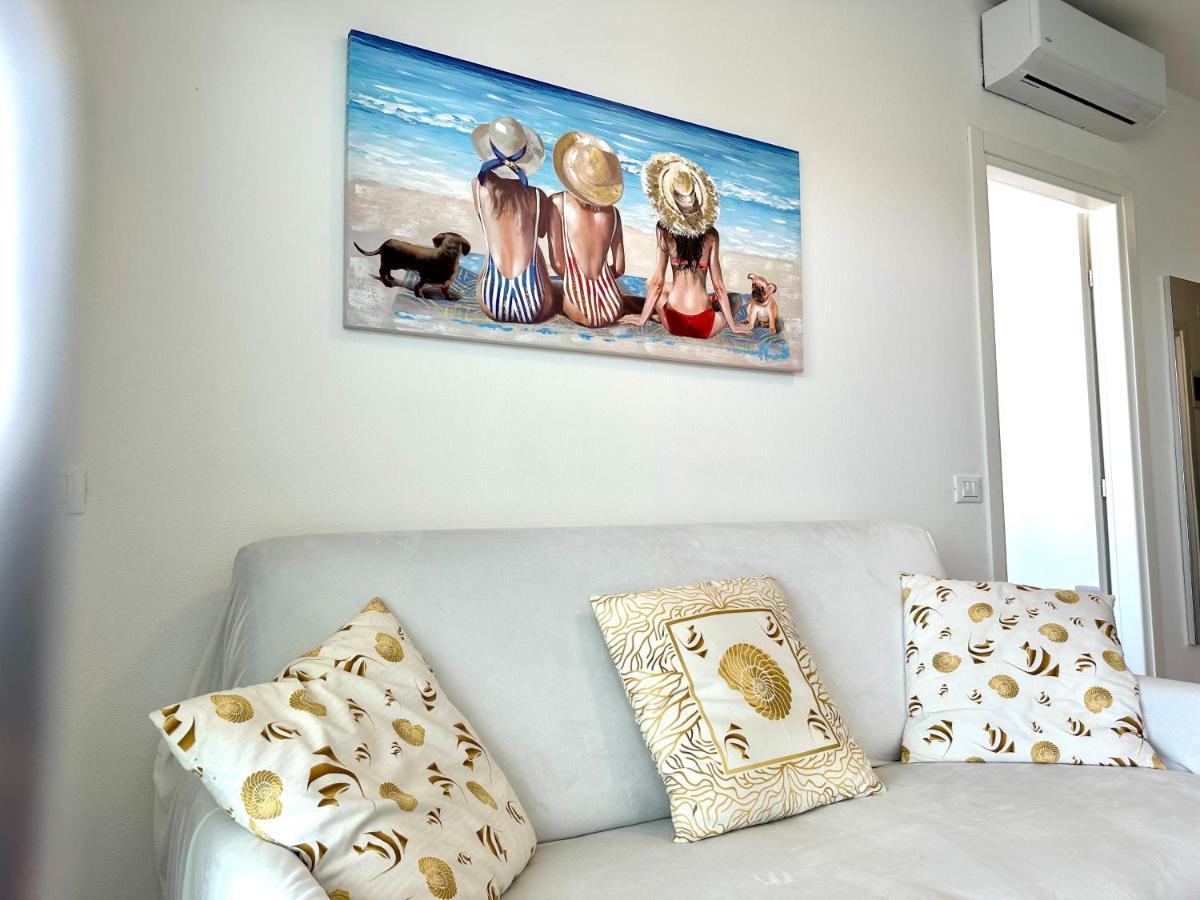 Beach Front Apartment Sabbiadoro Lignano Sabbiadoro Exteriör bild