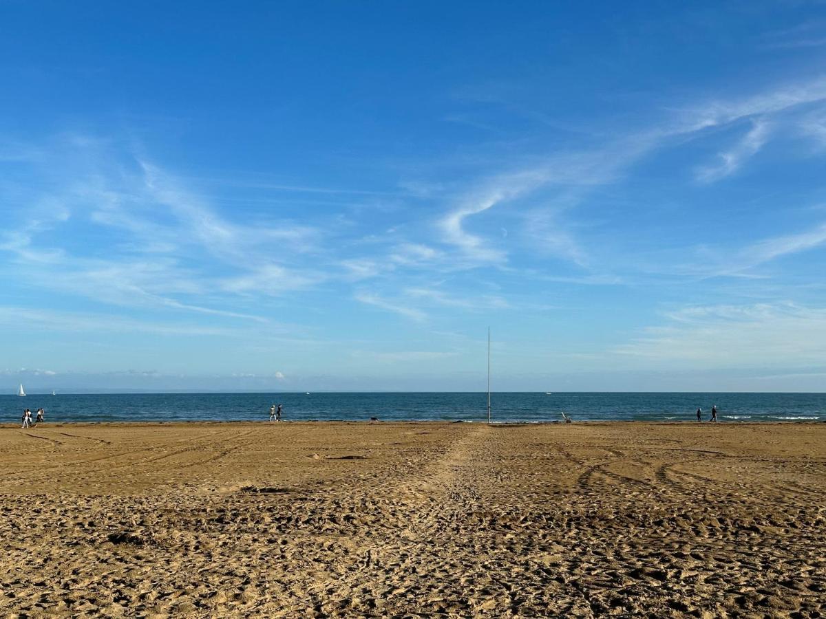 Beach Front Apartment Sabbiadoro Lignano Sabbiadoro Exteriör bild